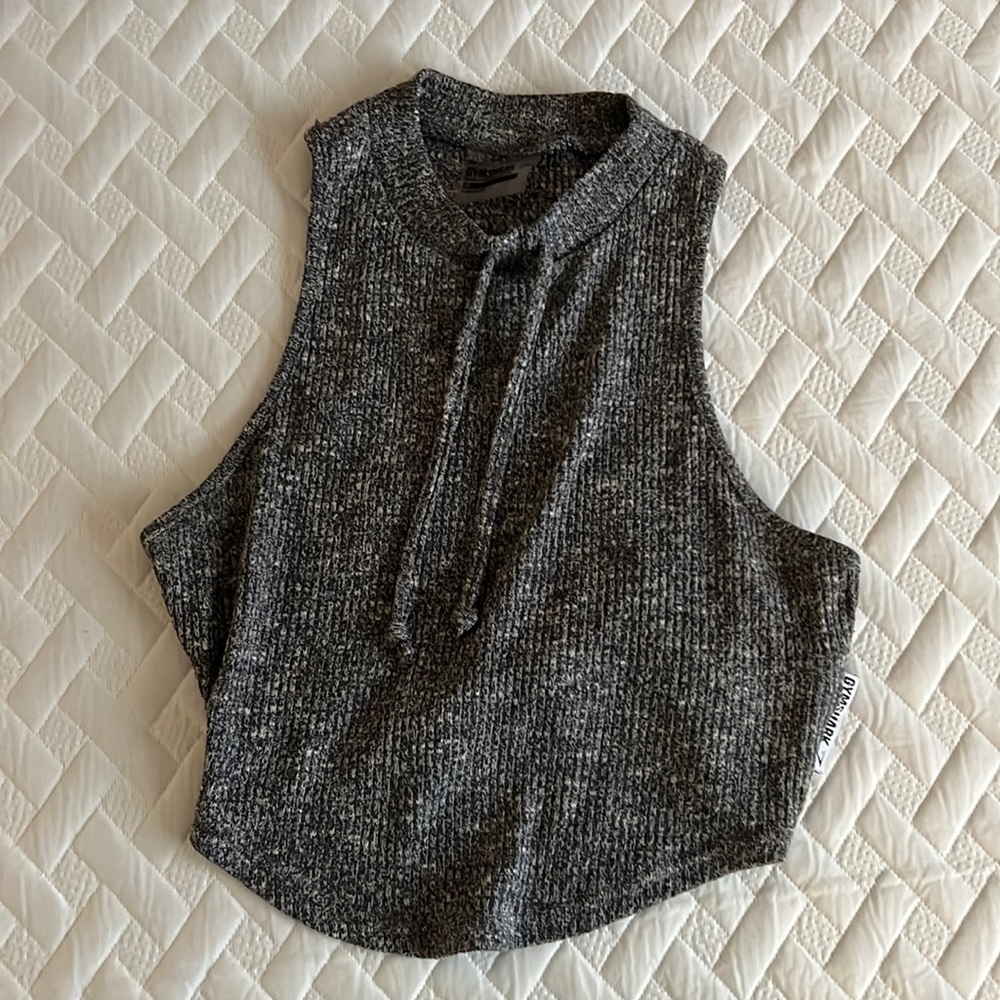 Gymshark crop top size M gray